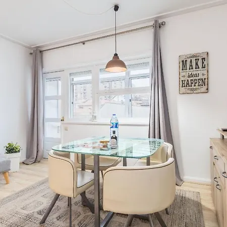 Apartamento With Veranda In Gaia - 3d *